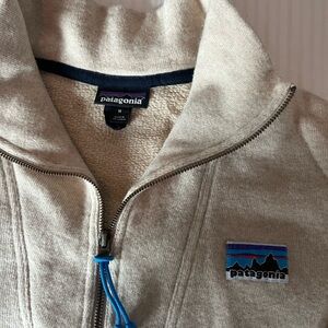 RETRO Rare Patagonia Cream Logo Sweater with Navy Trim